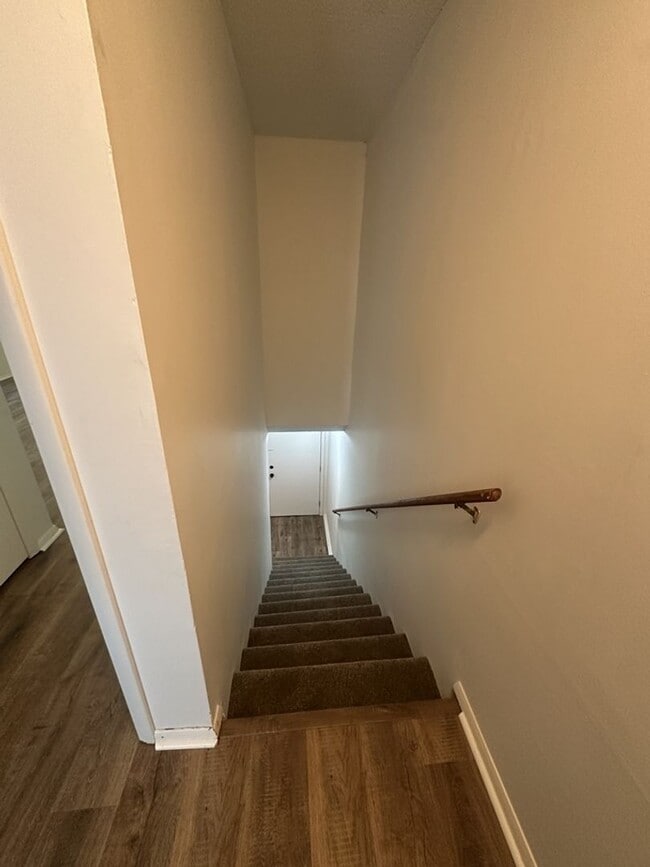 Building Photo - Freshly Renovated - 2 Bedroom | Pet Friendly