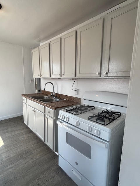 Building Photo - 1913 W Ewing Ave