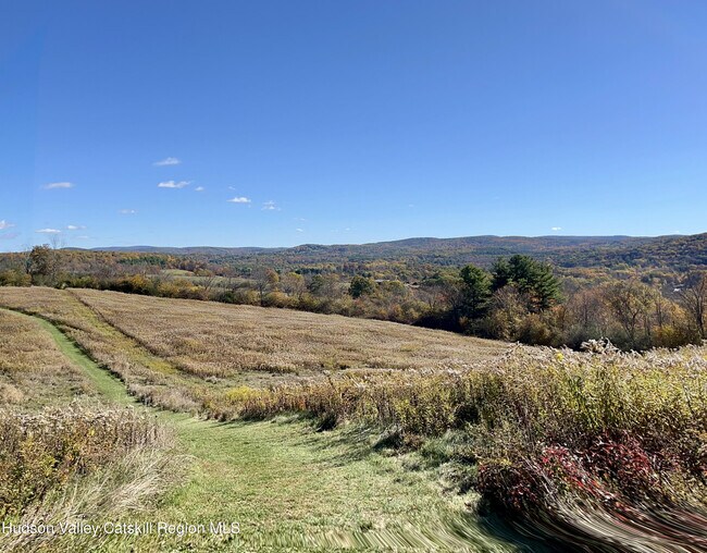 Building Photo - 5 Fairview Ave