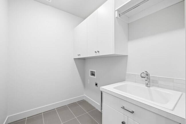 Building Photo - Stunning New Construction by Biltmore | El...