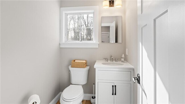 Building Photo - 1241 Saugatucket Rd