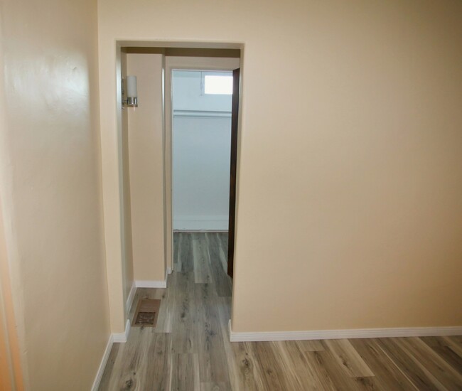 Hallway & Closet Entrance - 2601 Silver Lake Blvd