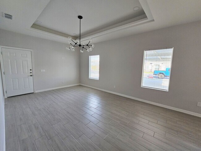 Building Photo - 1019 N Woodson Ave