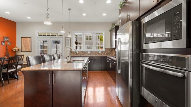 Building Photo - 337 Osona Ln