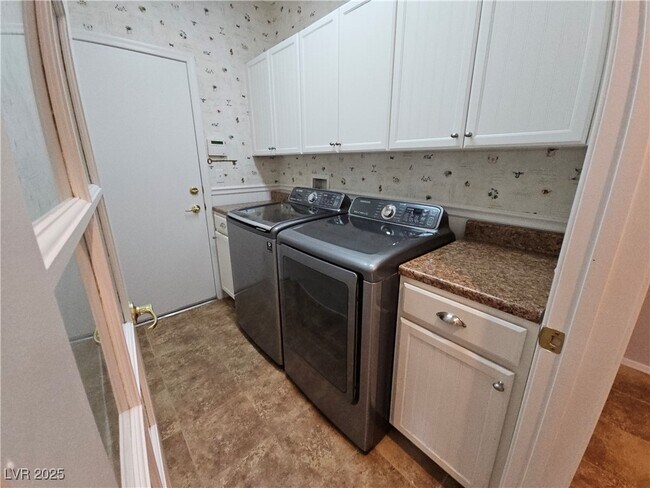 Building Photo - 10804 Clarion Ln