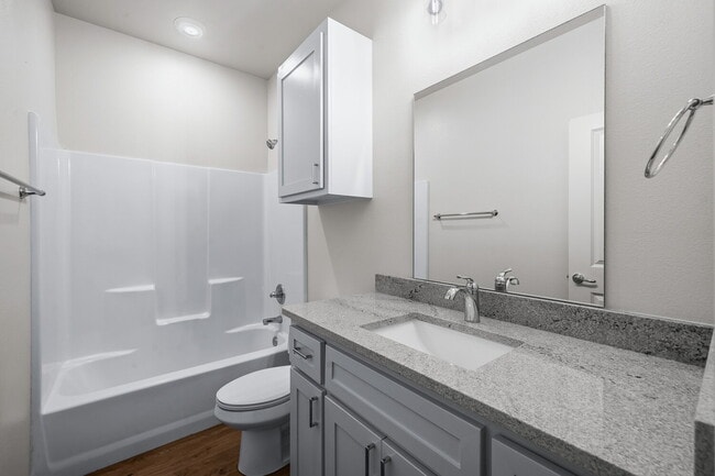 Building Photo - Gorgeous Duplex in Frenship East!