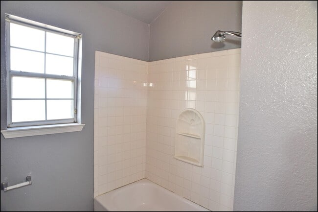 Building Photo - 2041 Shadow Ridge Dr