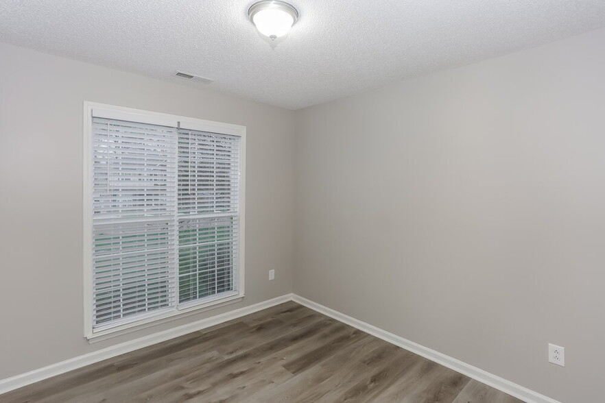 Building Photo - 4659 Falcon Chase Dr SW