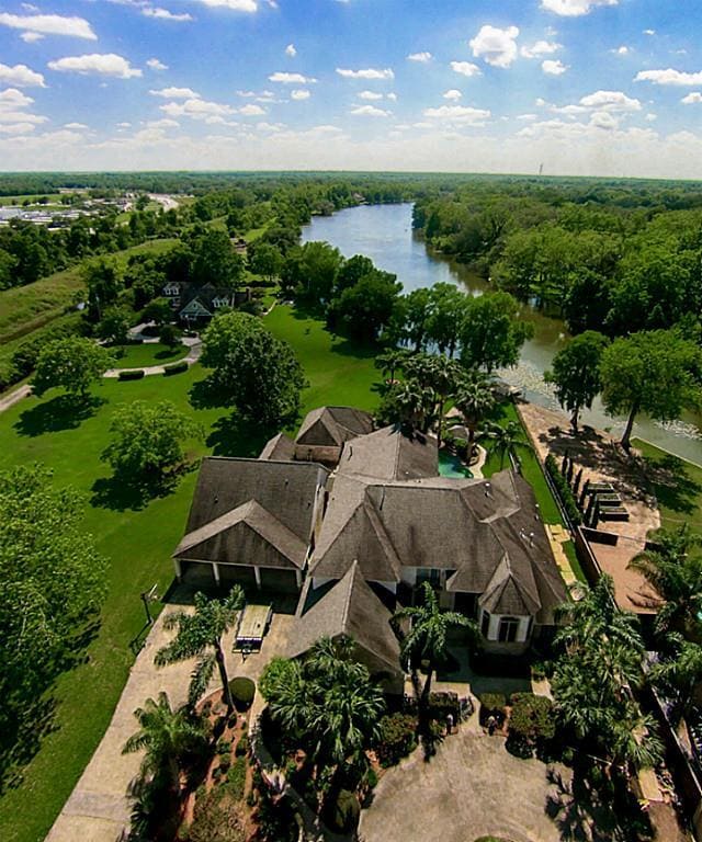 Building Photo - 58 Lake Rd