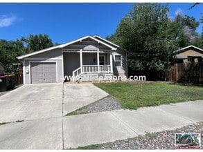 Building Photo - Spectacular spacious front unit in a West-side duplex!