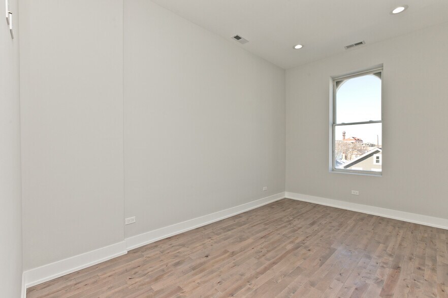 Building Photo - 1925 S May St