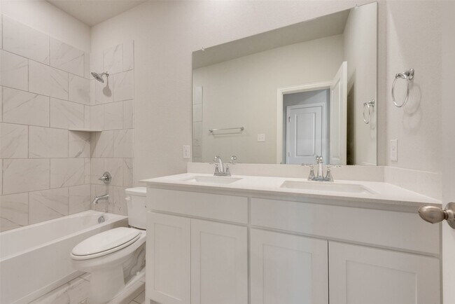 Building Photo - 1444 Twin Frks Dr