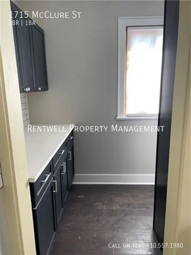 Building Photo - 1715 McClure St