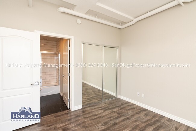 Building Photo - 7514 Girard Ave