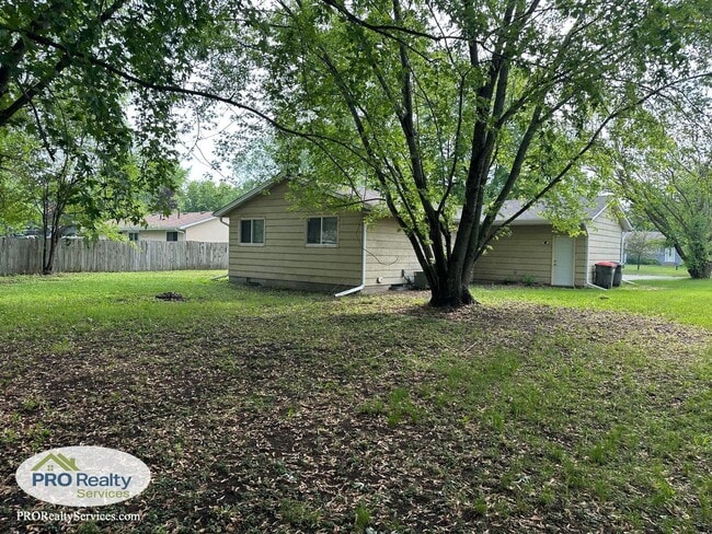 Building Photo - 3 Bedroom House In St. Francis