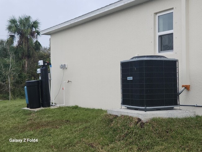 Building Photo - 3424 E Gator Cir