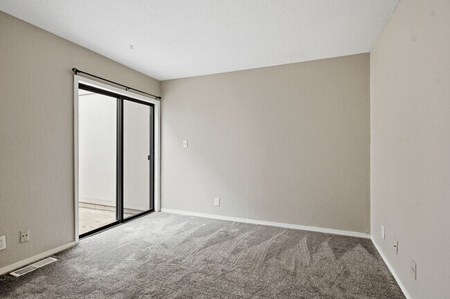 Building Photo - 6518/6520 E 90th St Duplex