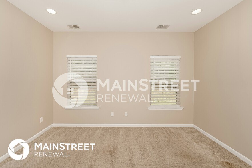 Building Photo - 3100 Rosewalk Dr