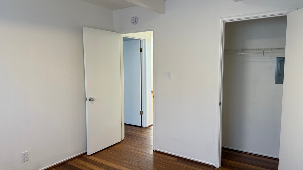 bedroom 2 closet - 5424 Van Fleet Ave