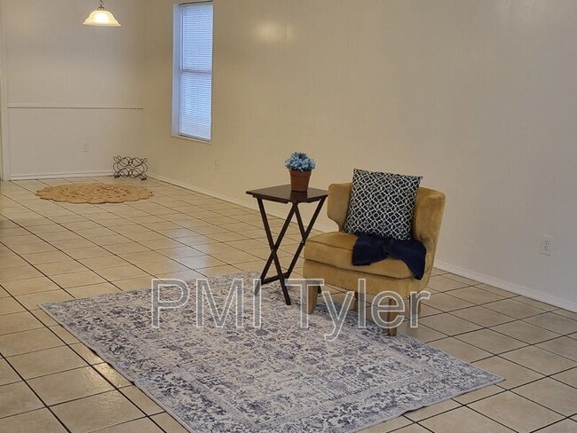 Building Photo - 16124 Shoshone Dr