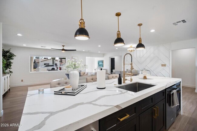 Building Photo - 8314 E Mariposa Dr