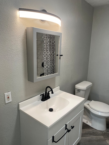 Building Photo - 3400 E 14th St