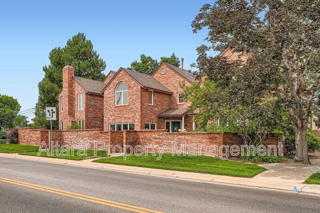 Building Photo - 287 S Holly St