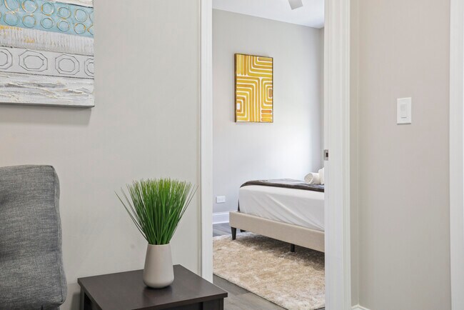 Building Photo - 1111 Bonnie Brae Pl