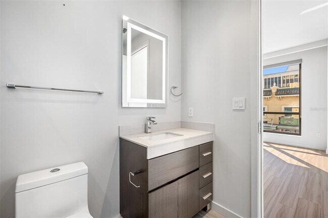 Building Photo - 5 N Osceola Ave