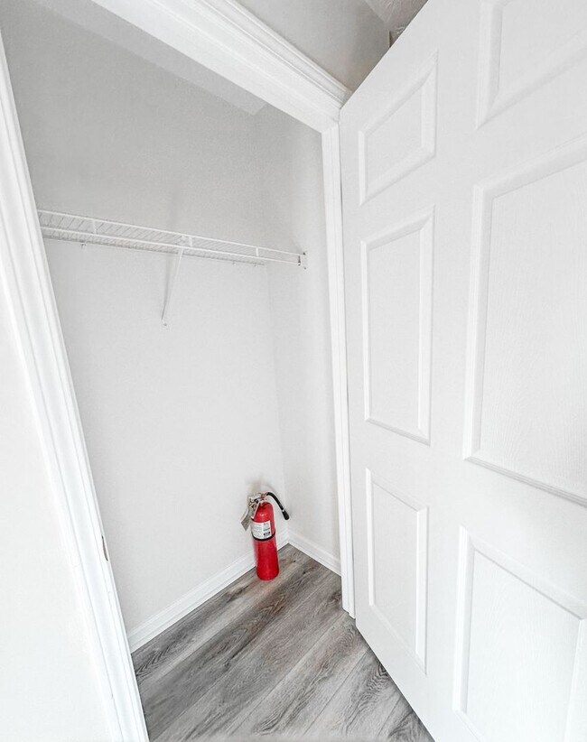 Building Photo - Ranch Style townhome in great Gainesville location