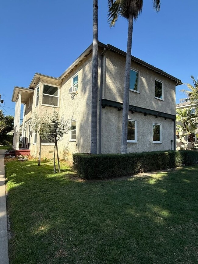 Building Photo - 4131 W Toluca Lake Ave