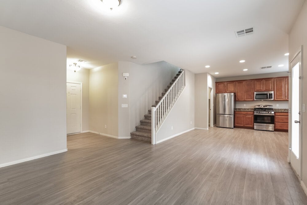 Building Photo - 10428 Yew Blossom Ave