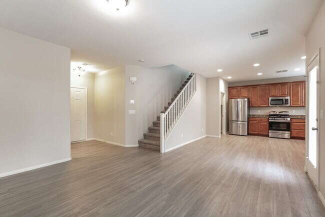 Building Photo - 10428 Yew Blossom Ave