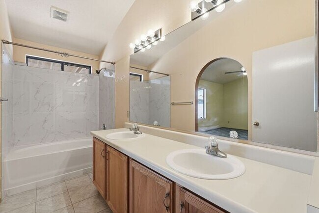 Building Photo - 8063 S New Abbey Dr