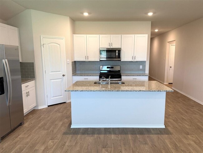 Building Photo - 211 Wirecrested Dr