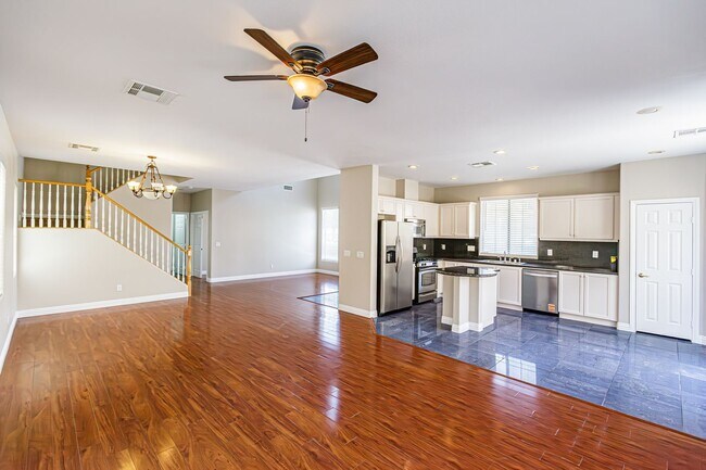 Building Photo - 2 Master Suites in a gated community