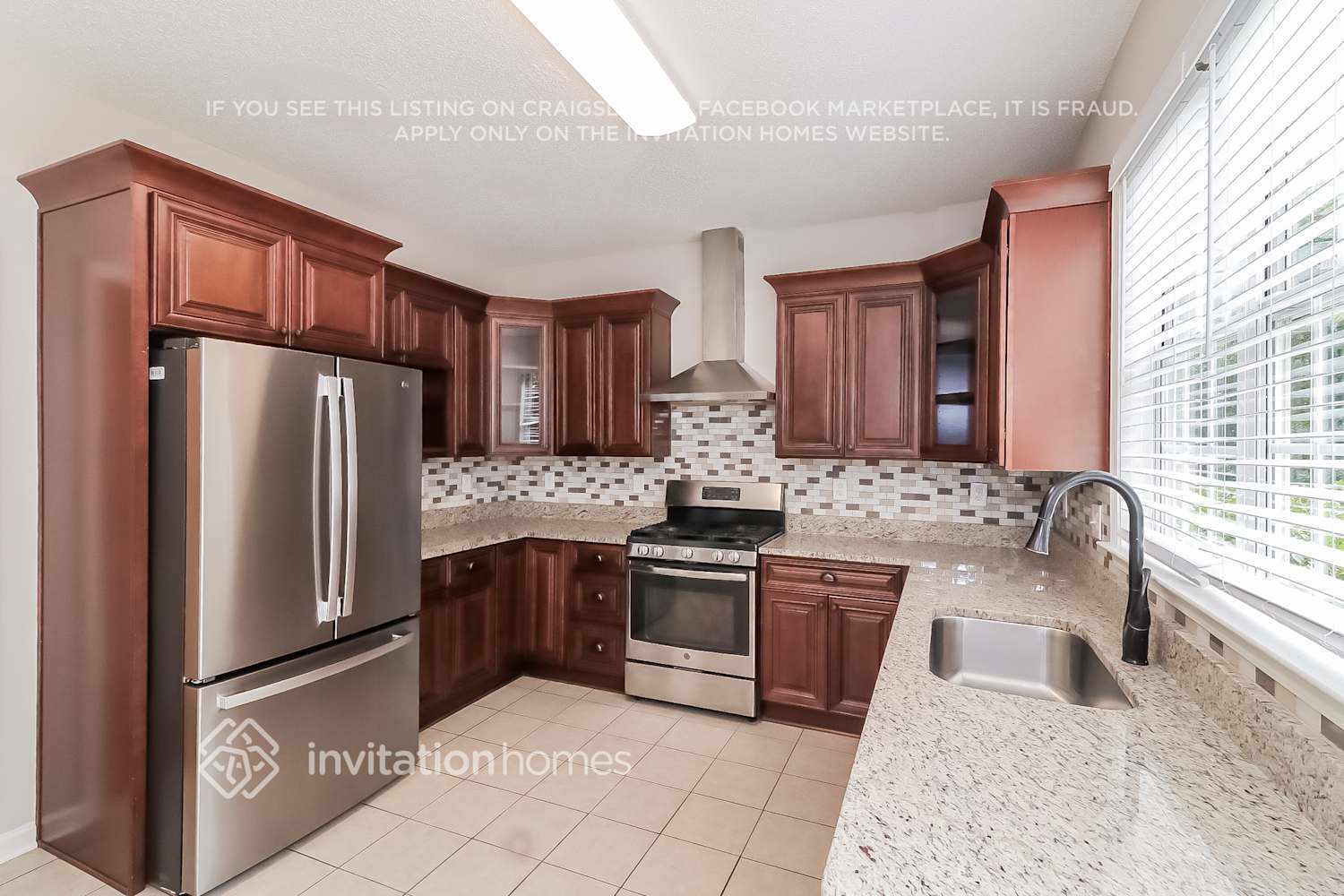 Building Photo - 133 Wallnut Hall Cir