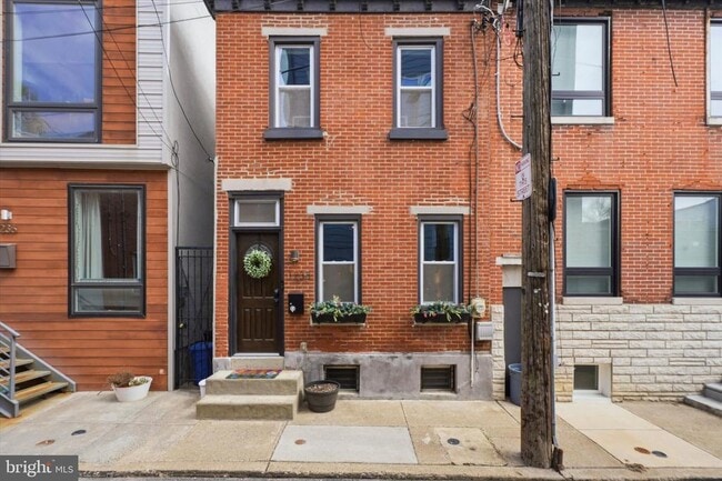 Building Photo - 1233 E Colona St