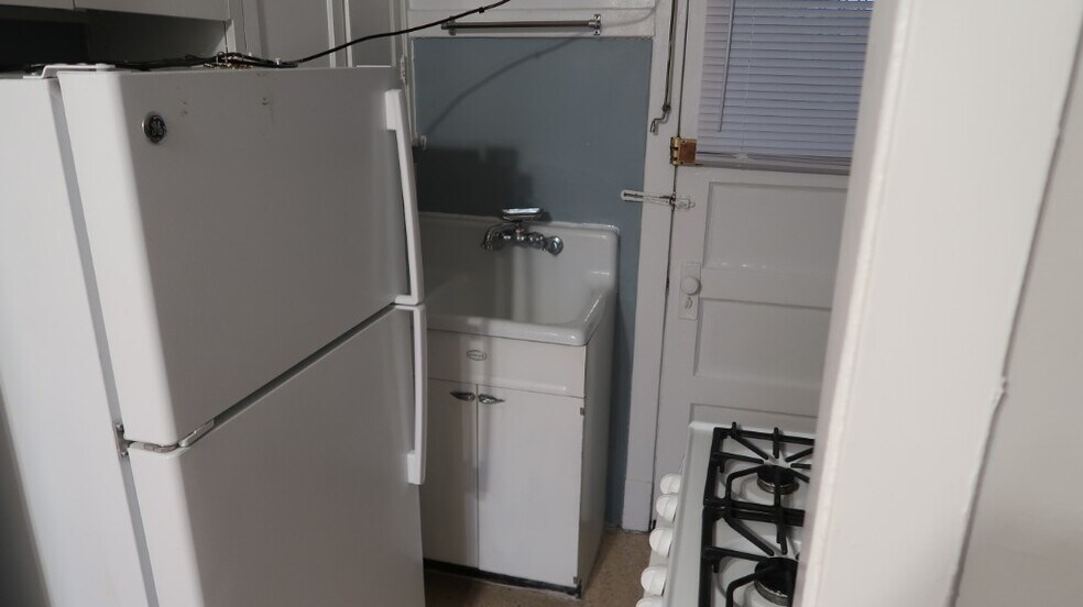 Primary Photo - 2617 W Gunnison St