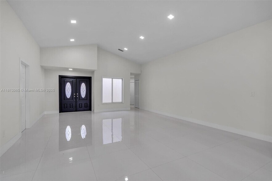 Building Photo - 803 NW 133rd Ct