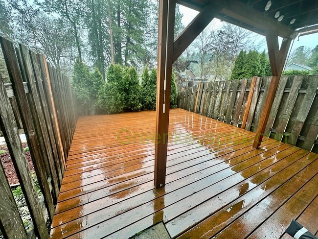 Building Photo - Amazing 2-Bedroom Townhouse with 2.5 Bathrooms, Attached Garage, Private Fenced Patio