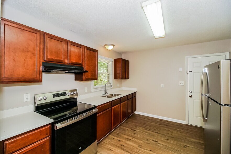 Building Photo - 6725 Barrington Dr
