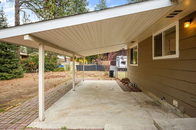 Building Photo - Beautiful South Valley Home! Available Now!