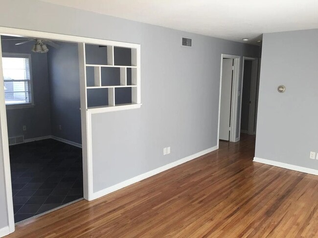 Building Photo - 3314 S Custer Ave