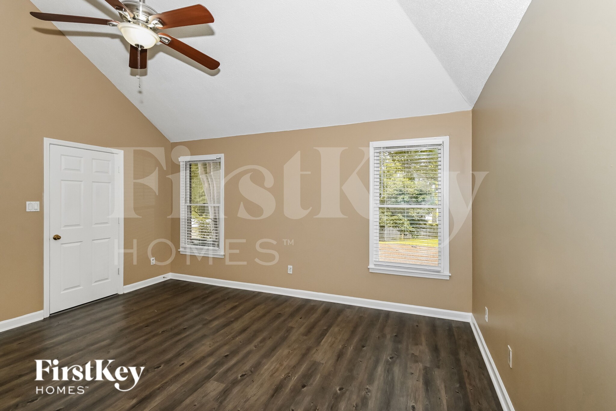 Building Photo - 844 Tropicana Dr E