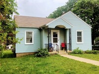 Building Photo - 1825 Leonard St NE