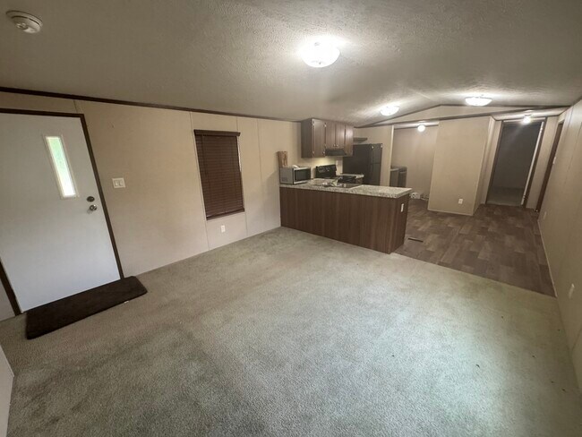 Building Photo - 4773 Lord Rd