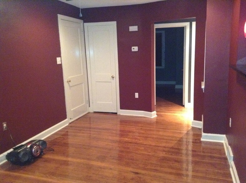 Building Photo - 241 E Township Line Rd