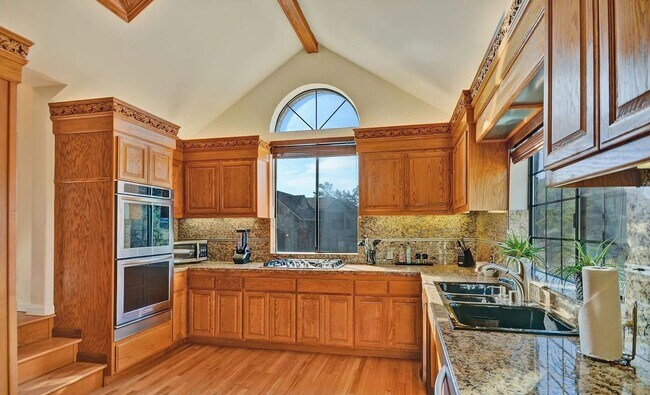 Building Photo - STUNNING LUXURY HOME WITH GORGEOUS SETTING IN WONDERFUL ORINDA!