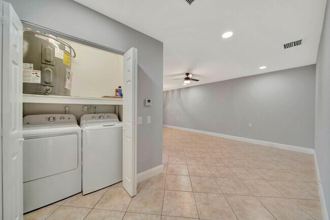 Building Photo - 11640 NW 39th St